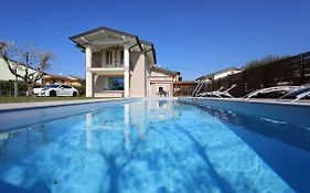 Villa Zarina - Up To 12 People